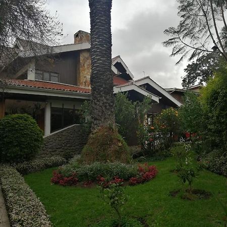 Casatodosantos Bed & Breakfast Cuenca Exterior photo