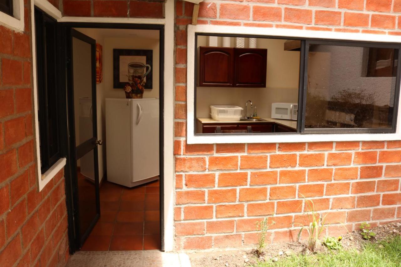 Casatodosantos Bed & Breakfast Cuenca Exterior photo