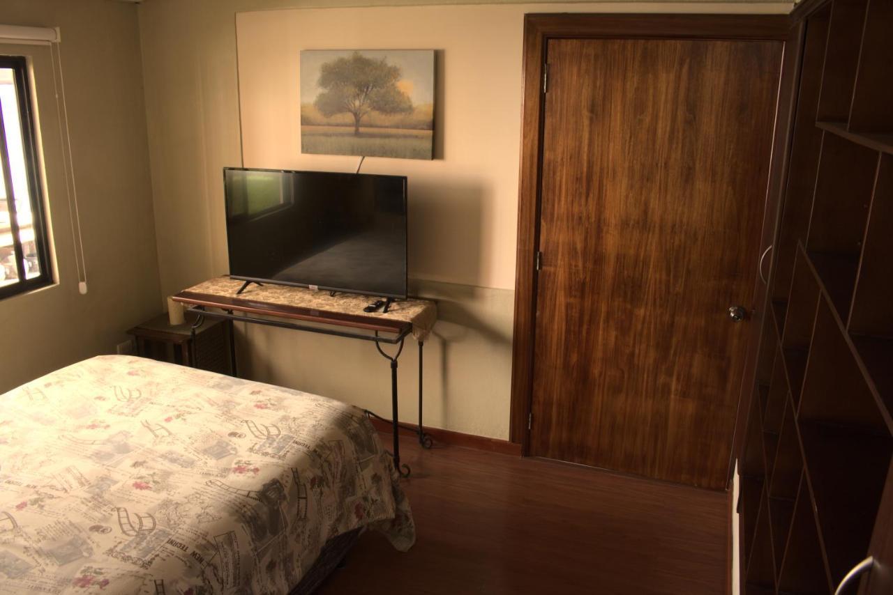 Casatodosantos Bed & Breakfast Cuenca Exterior photo