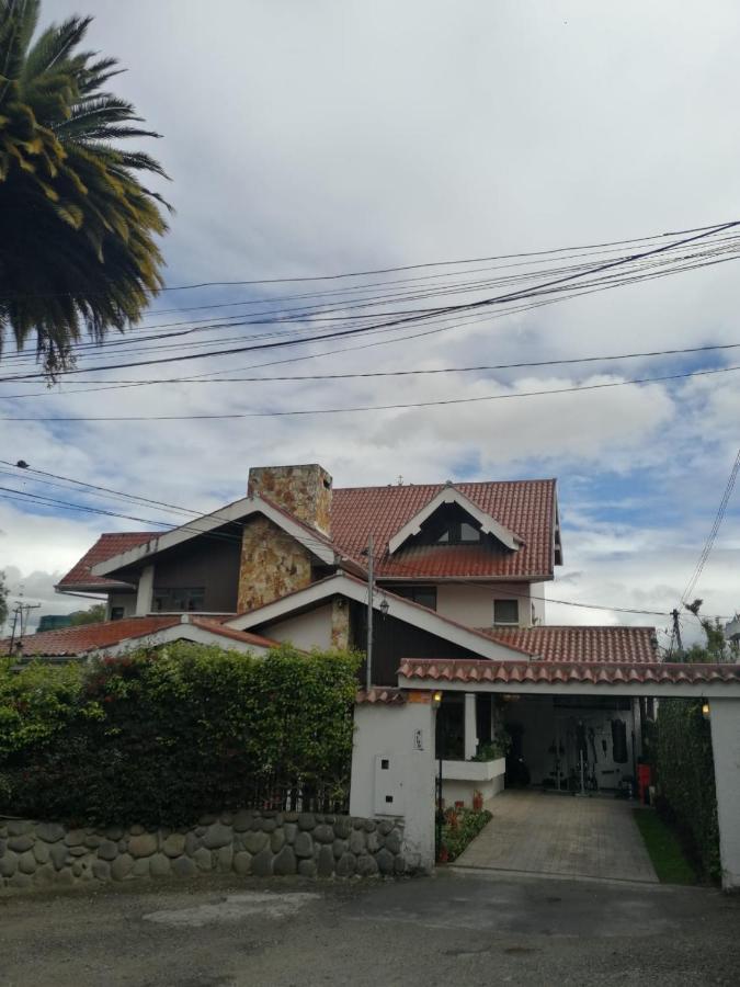 Casatodosantos Bed & Breakfast Cuenca Exterior photo