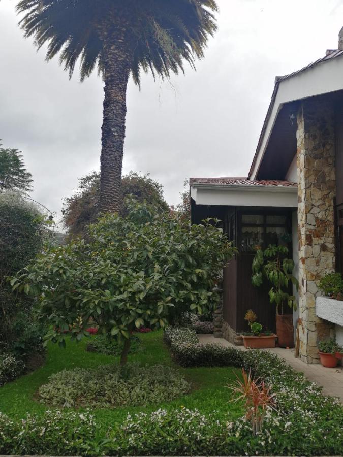 Casatodosantos Bed & Breakfast Cuenca Exterior photo