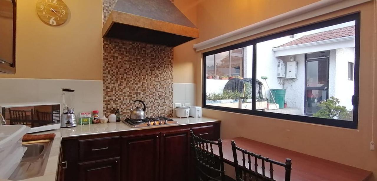 Casatodosantos Bed & Breakfast Cuenca Exterior photo