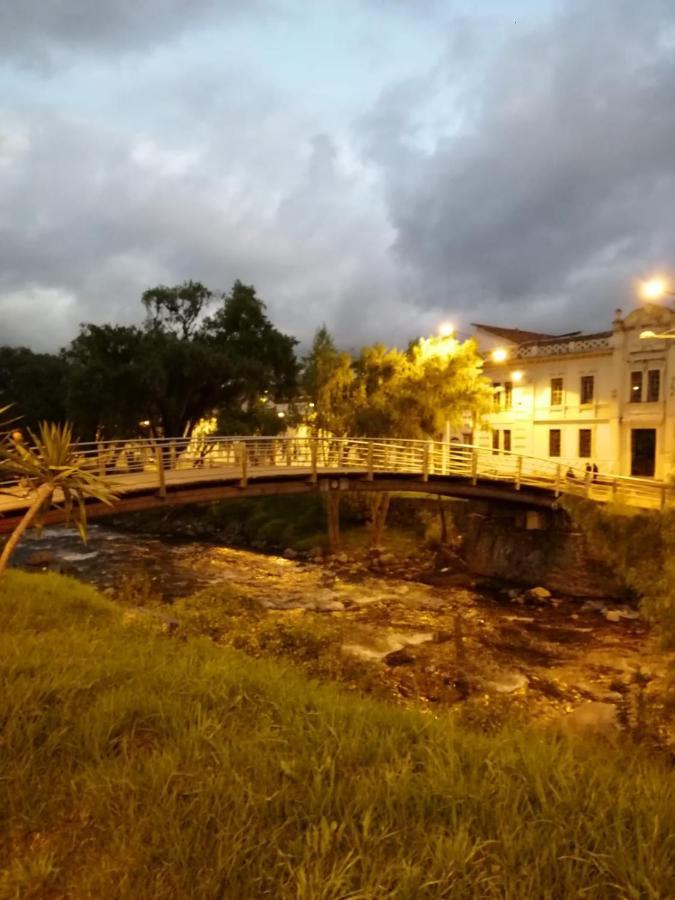 Casatodosantos Bed & Breakfast Cuenca Exterior photo