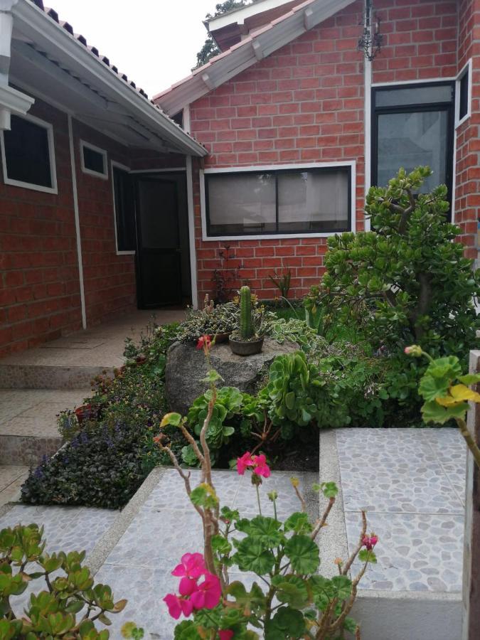 Casatodosantos Bed & Breakfast Cuenca Exterior photo