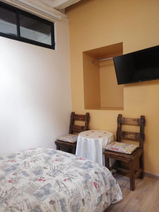 Casatodosantos Bed & Breakfast Cuenca Exterior photo